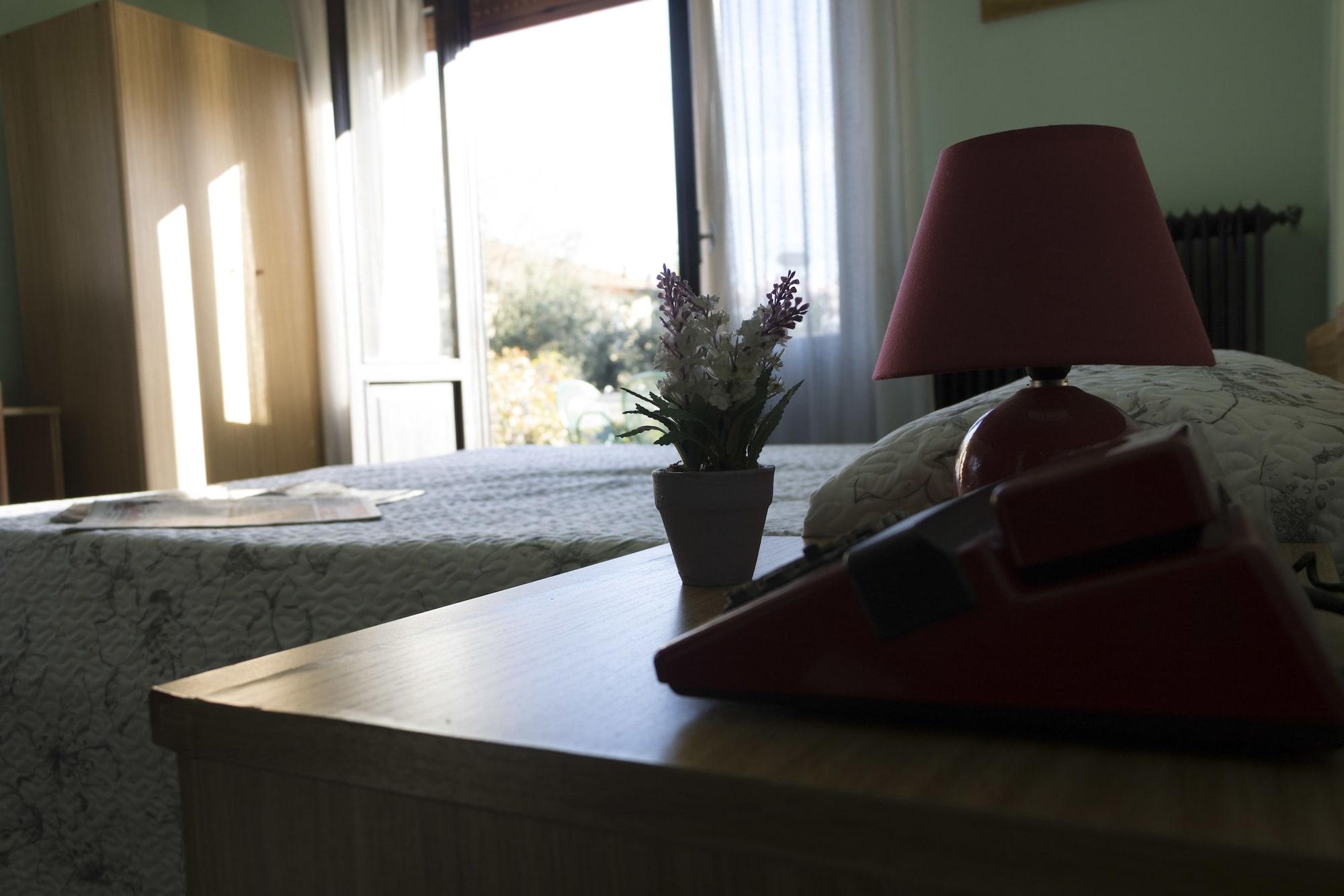 Hotel Primavera デセンツァーノ・デル・ガルダ エクステリア 写真